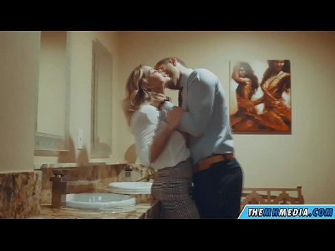 ❤️ Amikor egy bögyös szőke elcsábít egy nyilvános WC-ben ️❌ Szuper pornó at hu.yourxxxvideos.ru ❌️